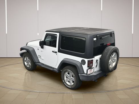 Used 2018 Jeep Wrangler Sport AWD/4WD image 30