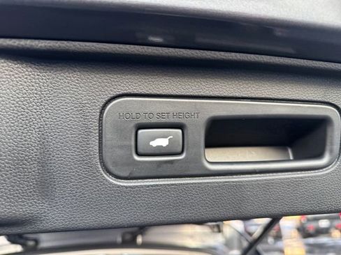 Used 2025 Honda Pilot EX-L image 35