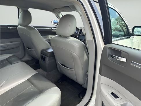 Used 2008 Chrysler 300 Touring RWD image 20