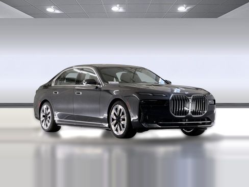 Used 2026 BMW i7 eDrive50 RWD image 6