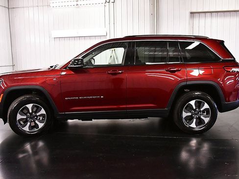 Used 2022 Jeep Grand Cherokee Limited 4xe image 4