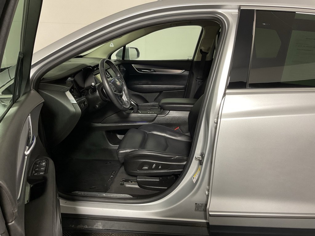 Used 2017 Cadillac XT5 Premium Luxury w/ LPO, Wheel Lock Package AWD/4WD image 22
