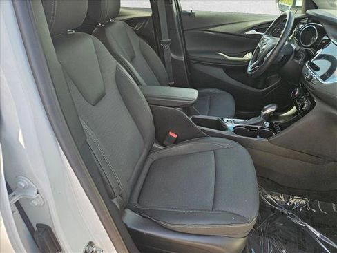 Used 2022 Buick Encore GX Preferred w/ Cold Weather Comfort Package AWD/4WD image 18