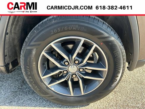 Used 2017 Jeep Grand Cherokee Limited w/ Luxury Group II AWD/4WD image 7