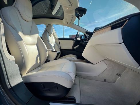 Used 2018 Tesla Model S 100D image 32