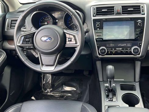 Used 2018 Subaru Outback 2.5i Limited AWD/4WD image 18