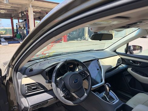 Used 2022 Subaru Outback Premium AWD/4WD image 6
