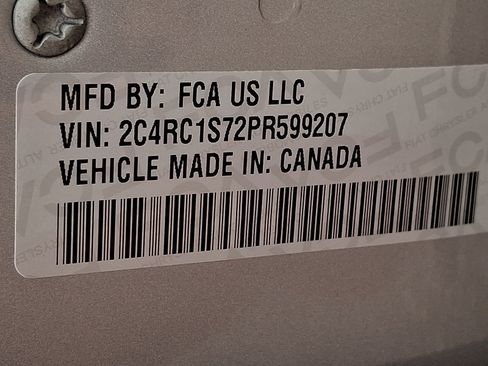 Used 2023 Chrysler Pacifica Limited FWD image 31
