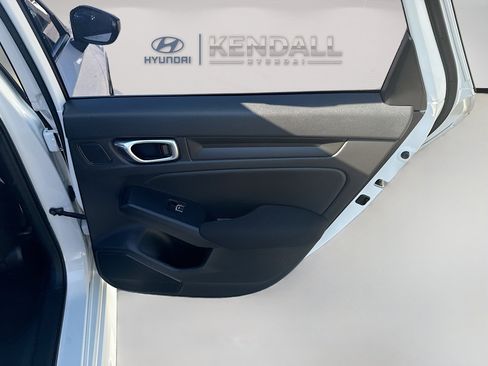 Used 2023 Honda Civic Sport image 27