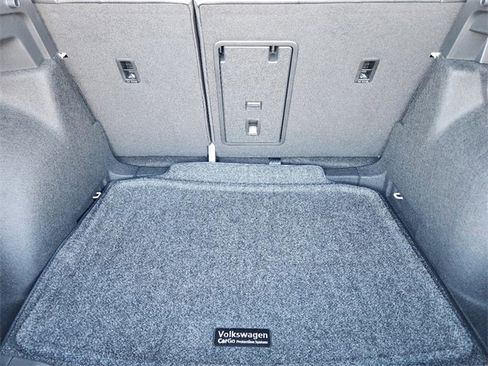 New 2024 Volkswagen Taos SE image 23