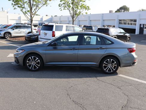 Used 2025 Volkswagen Jetta Sport FWD image 7