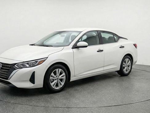 Used 2025 Nissan Sentra S FWD image 3