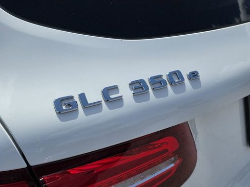 Used 2019 Mercedes-Benz GLC 350e 4MATIC w/ Premium Package image 8