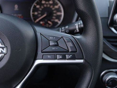 Used 2024 Nissan Altima 2.5 SV image 12