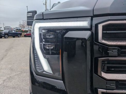 Used 2025 GMC Sierra 2500 AT4X image 10
