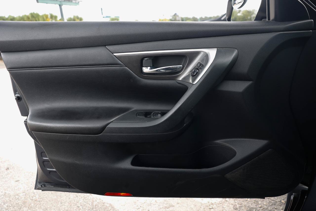 Used 2013 Nissan Altima 2.5 SL FWD image 38