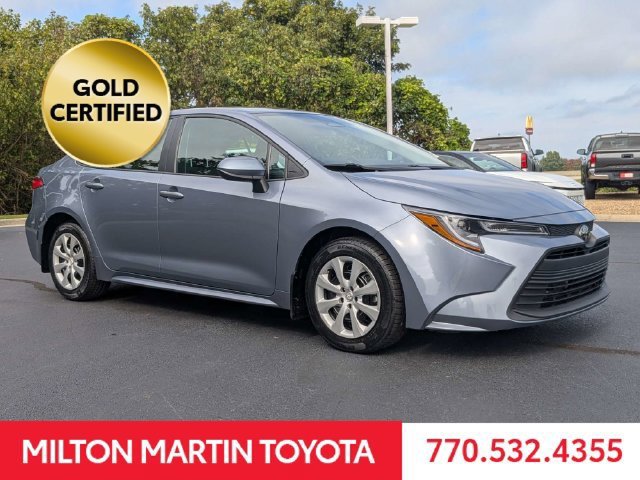 Used 2025 Toyota Corolla LE FWD image 2