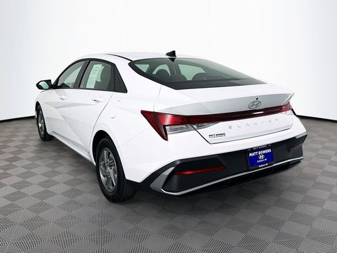 Certified 2025 Hyundai Elantra SE image 7