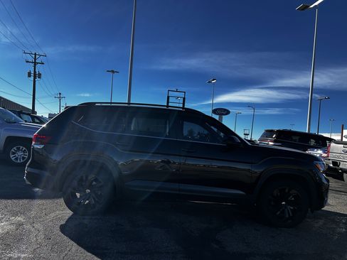 Used 2022 Volkswagen Atlas SE image 6