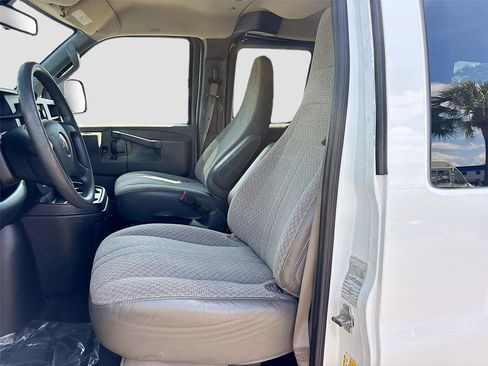 Used 2019 Chevrolet Express 3500 LT w/ LT Preferred Equipment Group RWD image 19