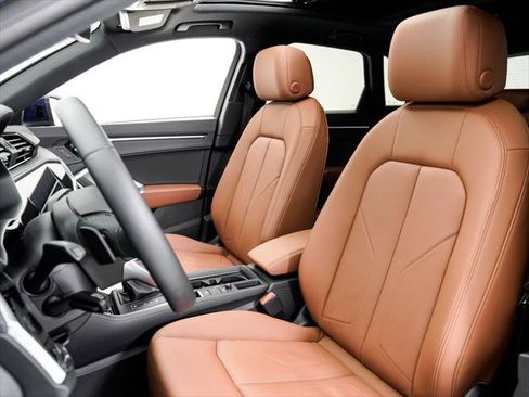 Certified 2025 Audi Q3 2.0T Premium Plus w/ Premium Plus Package image 5