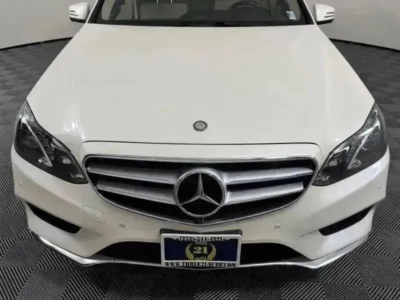 Used 2014 Mercedes-Benz E 250 BlueTEC 4MATIC Sedan image 3