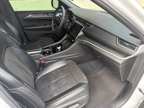 Used 2023 Jeep Grand Cherokee L Laredo AWD/4WD image 20