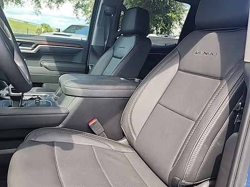 Used 2026 GMC Sierra 1500 Denali w/ Technology Package AWD/4WD image 8