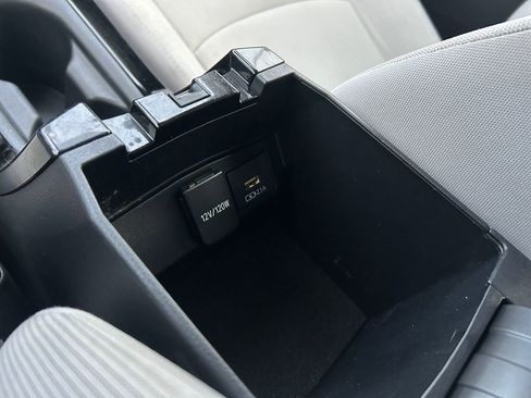 Used 2021 Toyota Corolla LE image 33