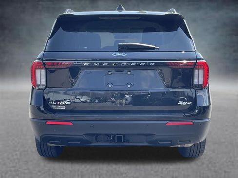 Used 2025 Ford Explorer Active AWD/4WD image 22
