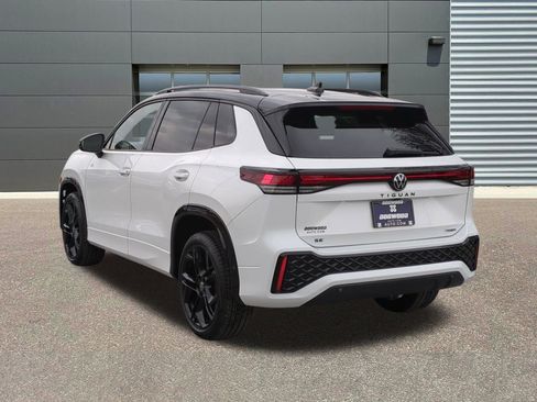 New 2026 Volkswagen Tiguan SE R-Line image 5