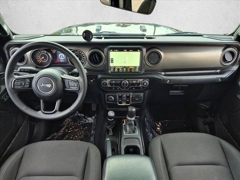 Used 2023 Jeep Gladiator Sport AWD/4WD image 17