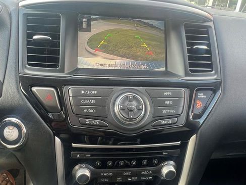 Used 2020 Nissan Pathfinder S FWD image 16