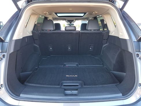 Certified 2025 Nissan Rogue SL w/ Tech Package image 37
