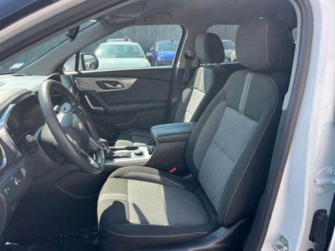 Used 2025 Chevrolet Blazer LT FWD image 37
