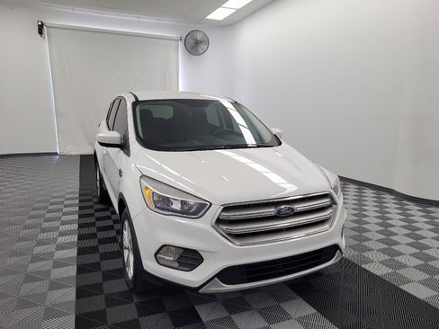 Used 2019 Ford Escape SE FWD image 14