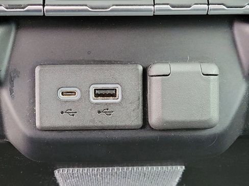 Used 2019 Chevrolet Silverado 1500 LT w/ Remote Start Package image 29