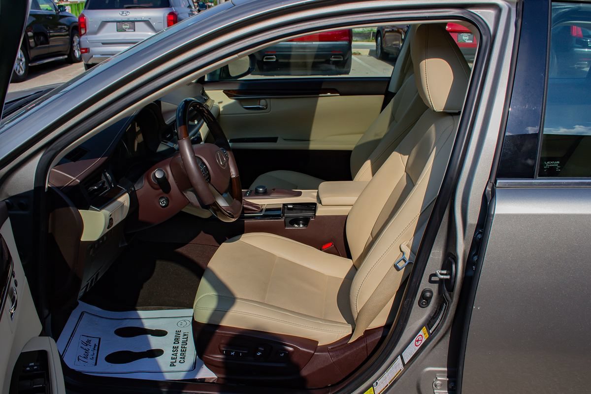 Used 2018 Lexus ES 350 w/ Luxury Package w/ Premier Package FWD image 13