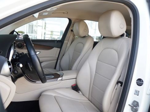 Used 2021 Mercedes-Benz GLC 300 4MATIC image 24