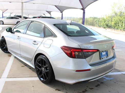 Used 2025 Honda Civic Sport image 3