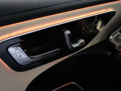 Used 2025 Mercedes-Benz E 350 4MATIC Sedan image 49