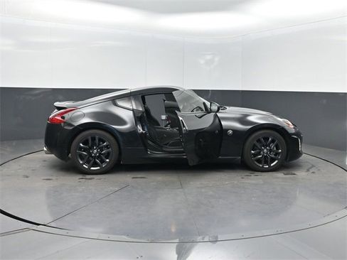 Used 2020 Nissan 370Z Touring w/ Aerodynamics Package image 29
