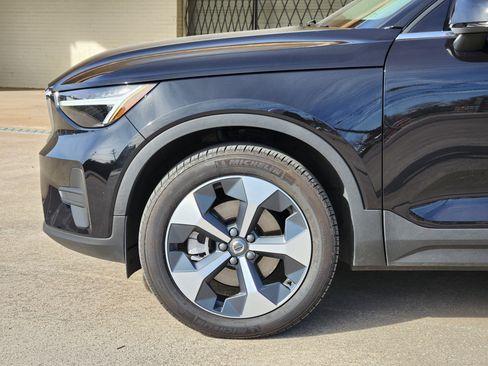 Used 2025 Volvo XC40 B5 Core w/ Protection Package Premier image 15