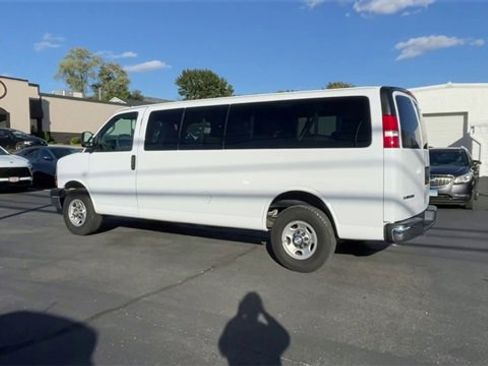 Used 2020 Chevrolet Express 3500 LT w/ LT Preferred Equipment Group image 6