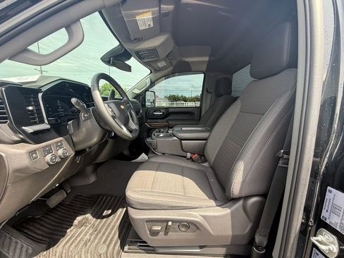 Used 2025 Chevrolet Silverado 3500 LT AWD/4WD image 12