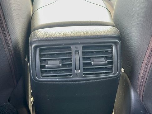 Used 2017 Nissan Rogue Sport SV image 16