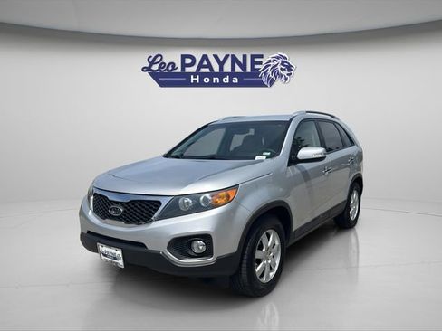Used 2012 Kia Sorento LX w/ Convenience Pkg FWD image 3