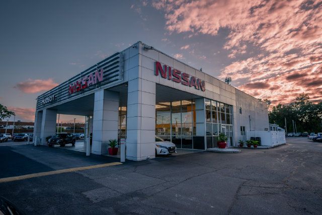 Used 2016 Nissan Leaf SV FWD image 3