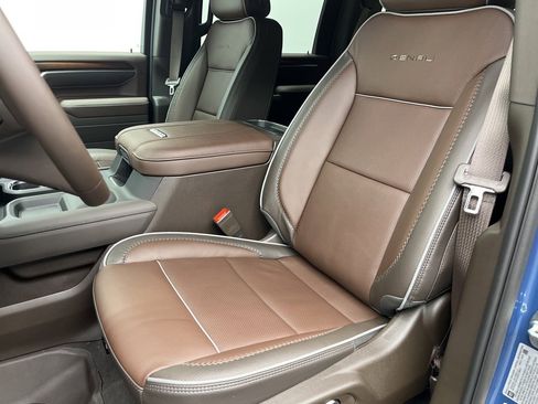 New 2026 GMC Sierra 2500 Denali w/ Denali Reserve Package image 8