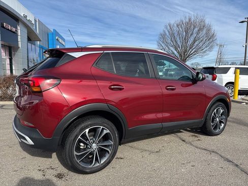 Used 2023 Buick Encore GX Select image 11